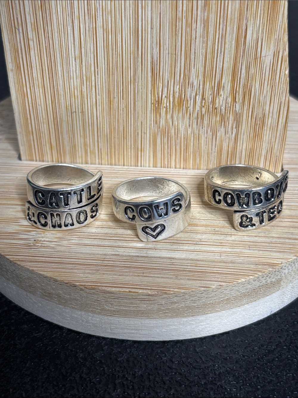 Hand-Stamped Saying Western Cowgirl Silver Tone 'Cows' Ring Set Statement